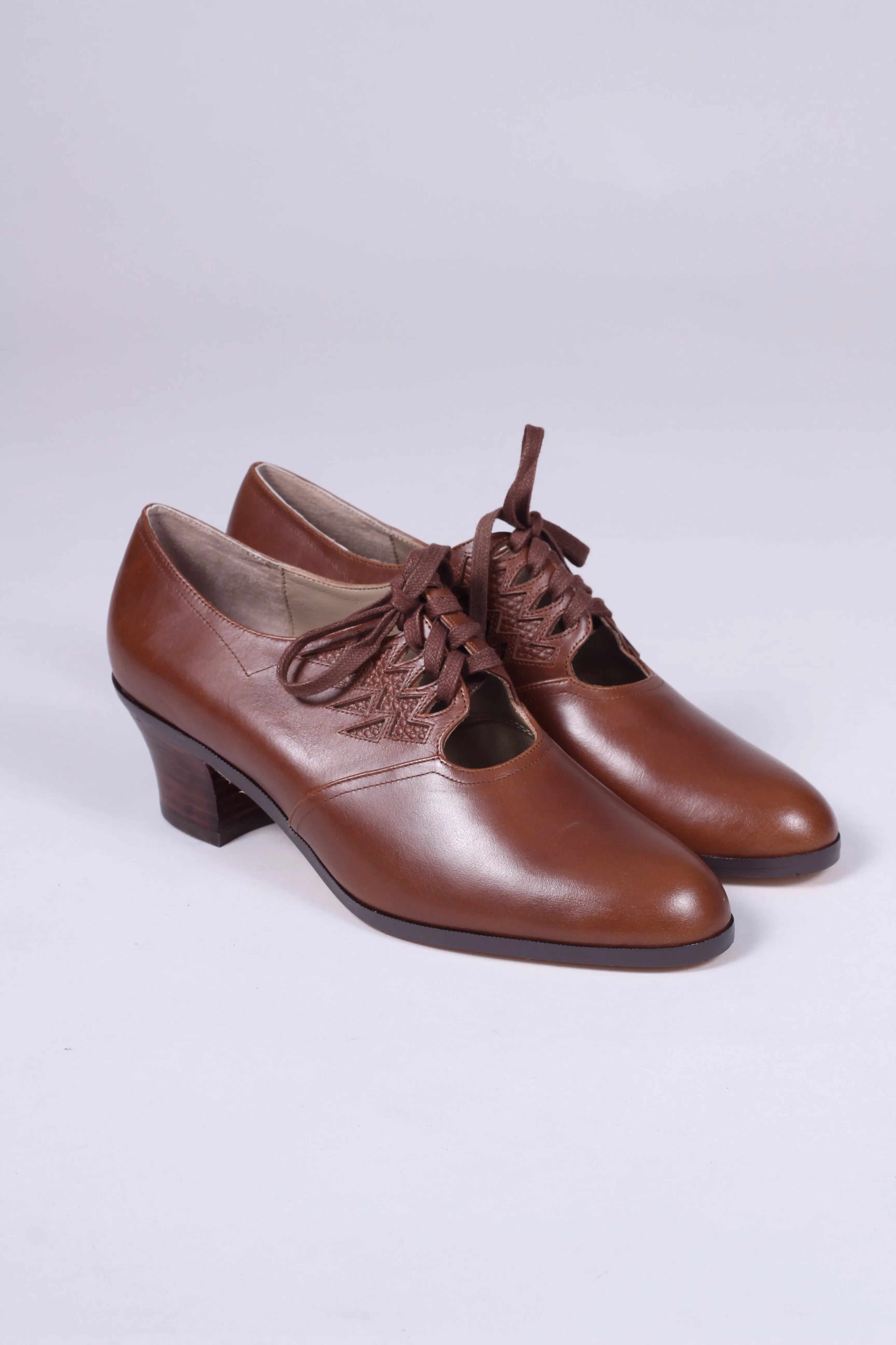 1930s everyday Oxford shoes, brown, Emma