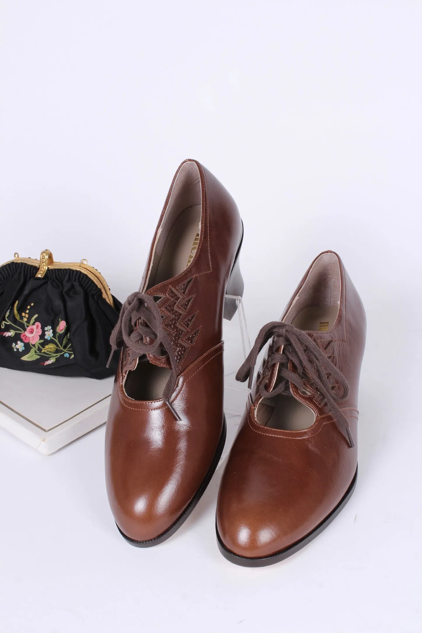 1930s everyday Oxford shoes, brown, Emma