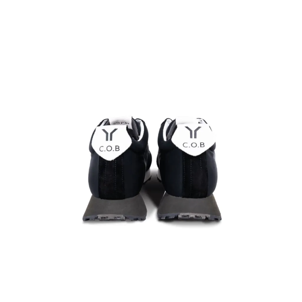 Bold Runner Black