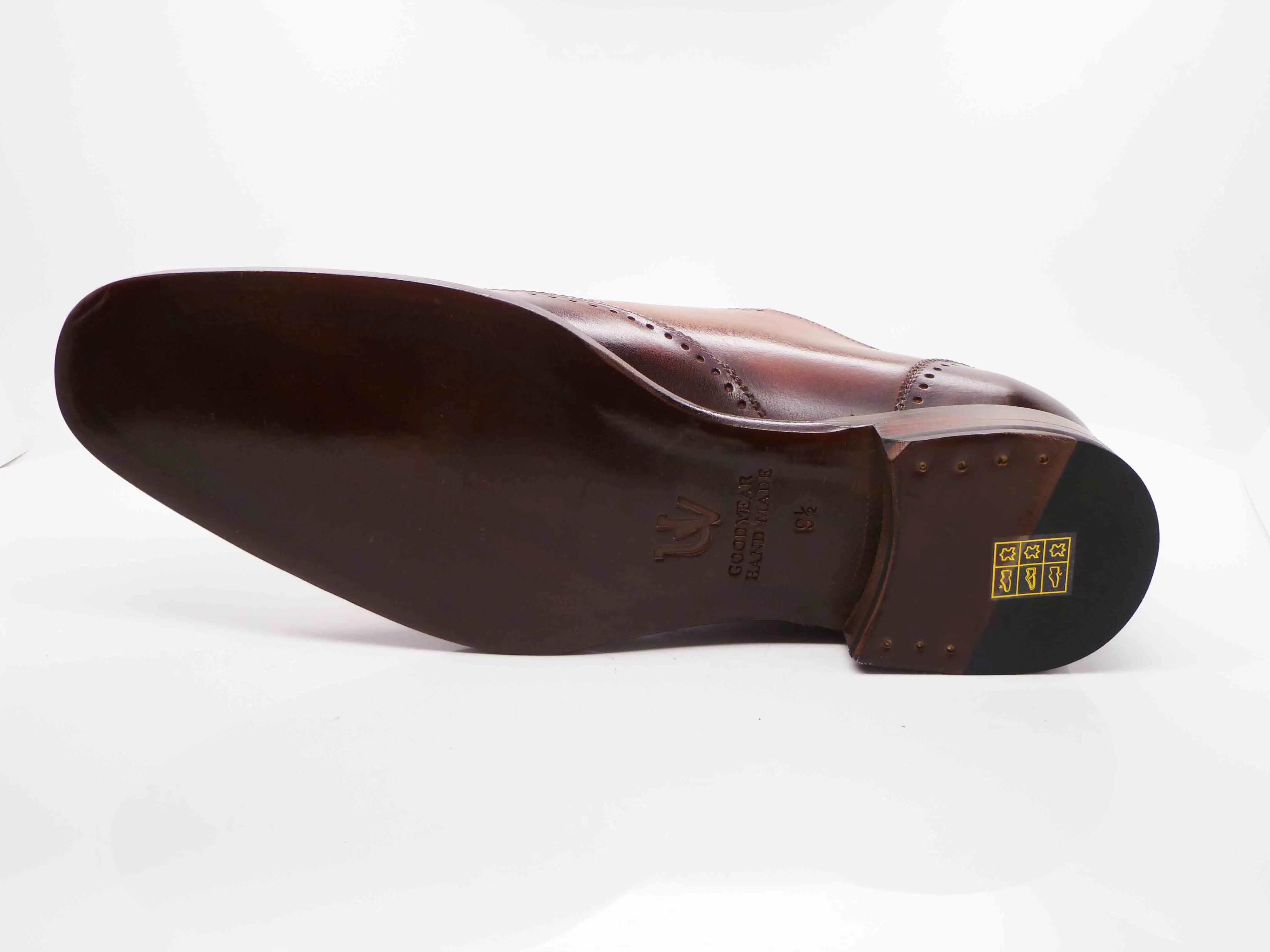 Style: Charlton-Walnut